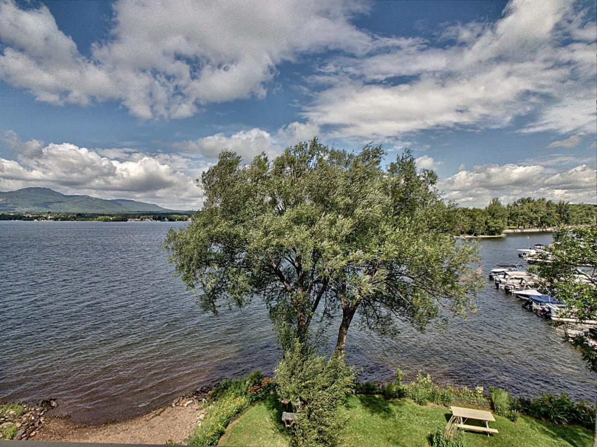 Location Tourisme Estrie - Oberge Du Village Magog Екстериор снимка