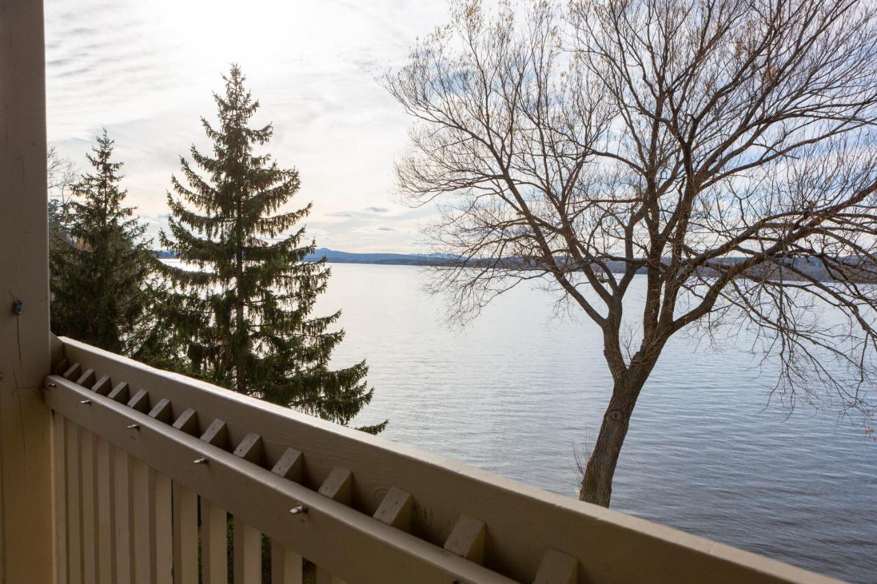 Location Tourisme Estrie - Oberge Du Village Magog Екстериор снимка
